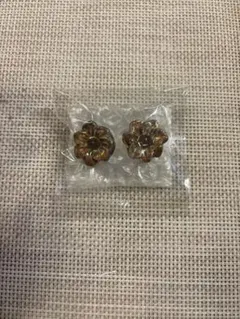 ブロンズ花形ピアス