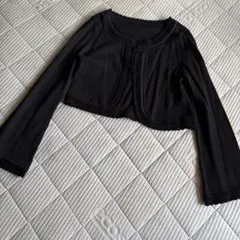 PAYTON PLACEブラック クロップドカーディガン フリル付き