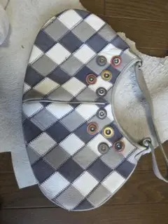 チェック柄ハンドバッグ（グレー・ホワイト）