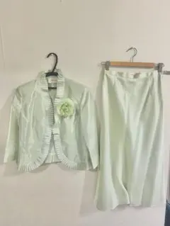 YUKITORIIユキトリイ⭐︎淡いグリーンジャケットスカートコサージュ付き
