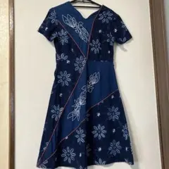 絞り染めと刺繍の藍染めワンピース Mサイズ