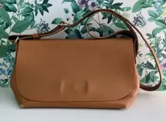 エルイーディバイツレザーショルダーバックキャメル色 - メルカリ