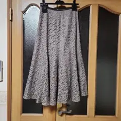 【美品】ナチュラルビューティベーシック　レーススカート　グレージュ