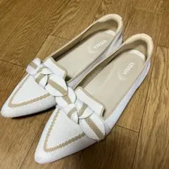 VIVIAN ホワイトリボン付きフラットシューズ