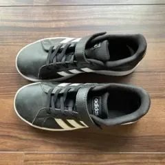 adidas キッズ スニーカー ブラック/ホワイト