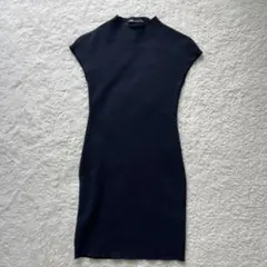 ZARA　タイトワンピース　Sサイズ