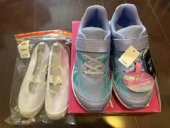 瞬足　女の子用スニーカー23cm+上靴22.5cm 2点セット