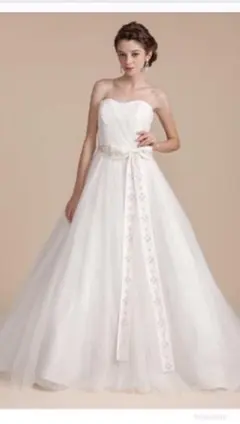 ウエディングドレス ワタベウェディング アロヒナリノ  alohinalino