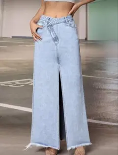 スリット入りライトブルーロングデニムスカート