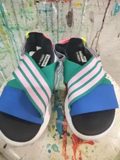 adidas マルチカラー スポーツサンダル