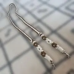 花モチーフのスマホショルダーストラップ