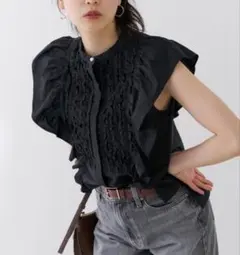 【新品未使用】 Hella volume ruffle tops チャコール 新品未使用】 Hella volume ruffle tops チャコール - メルカリ
