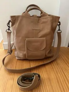 Diu ディウ　本革3WAYバッグ　牛革　ハンドバッグ　ショルダーバッグ