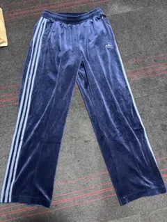 adidas ベッケンバウアー　トラックパンツ ベロア