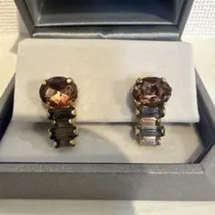 紫色のビジュー　スタッドピアス