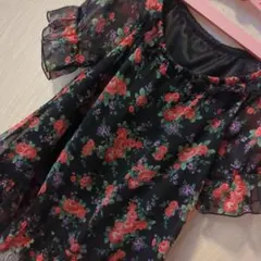 イングファースト　花柄半袖フリル袖ブラウス　 Sサイズ（100〜110）