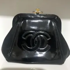 CHANEL がま口財布　ヴィンテージ　エナメル　黒のサムネイル