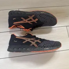 ASICS fuzeX ランニングシューズ ブラック オレンジ