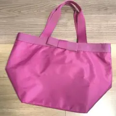 美品☆リボン付き　ナイロン製　肩がけできる　トートバッグ　ピンク