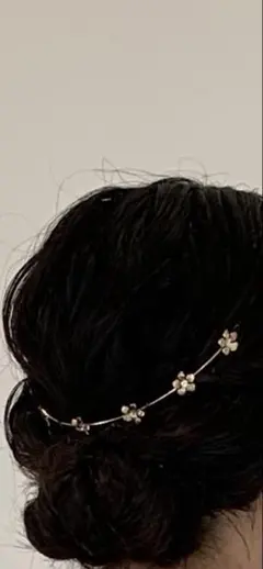 カチューシャ　金色の花モチーフ