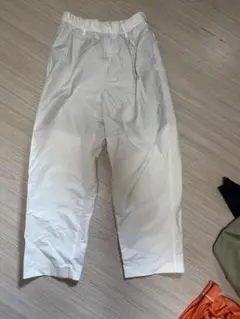 ホワイトパンツ ウエストゴム　涼しい素材