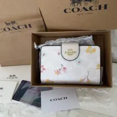 新品未使用 花柄COACH コーチ　折り財布 ホワイト レザー 二つ折り財布