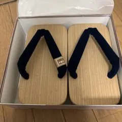 伝統的な木製下駄 鼻緒 ネイビー