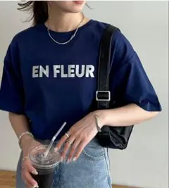 【新品タグ付】　DISCOAT ネイビー プリントTシャツ　ロゴ　Mサイズのサムネイル