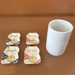 未使用　招き猫 豆皿　小皿 4枚セット ＆ KITCHENロゴ入りスタンド　猫