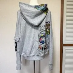 美品 スカラー フラワープリント ジップパーカー グレー M フーディのサムネイル