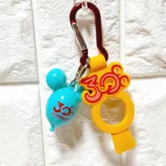 ディズニーランド⭐ 30周年 ミッキー カラビナ付き ペットボトルホルダー