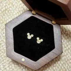 ミッキーモチーフ ゴールド ピアス