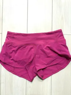 lululemon hotty hot インナーショーツ付き　ショートパンツのサムネイル