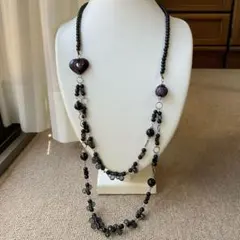 ブラック系ビーズのロングネックレス　大ぶり　パープル　シルバー　二連