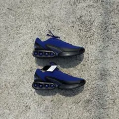 DN8 Nike Shox R4 スニーカー ブルー ブラック ※値下げ対応⭕️のサムネイル