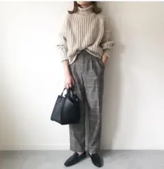 GU ツータックワイドテーパードパンツ　チェック柄 カジュアルパンツ S
