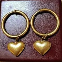 ゴールド ハート型チャーム フープイヤリング