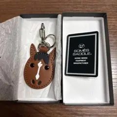 ソメス　馬サドルキーホルダー　JRA 非売品　ドウドュース ソメス 馬サドルキーホルダー JRA 非売品 ドウドュース - メルカリ