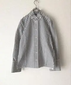 ザシークレットクローゼット ノーカラーストライプシャツ 1 - メルカリ