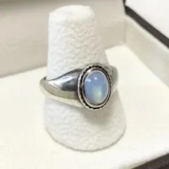 クシュカ。エレガントなシルバーリング ドーム型 水晶 - メルカリ