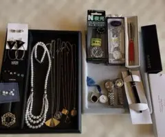 生前整理　ファッションアクセサリーネックレス&ピアス　時計他まとめ売り