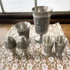 花彫刻の金属製カップ2個セット - メルカリ