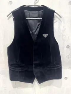 【最高級】PRADA プラダ スーツベスト ジレ トライアングルロゴ ブラック 最高級】PRADA プラダ スーツベスト ジレ トライアングルロゴ ブラック
