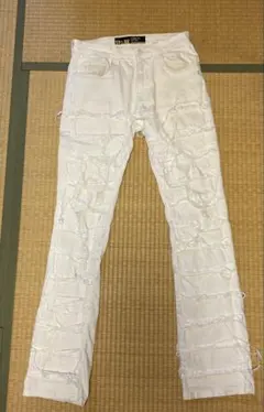 だ*し様 PxrgeTrxxxper着用VALABASAS 白クラッシュフレアサ PxrgeTrxxxper着用 VALABASAS ホワイトダメージデニムパンツ - メルカリ