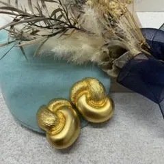 11.903【イヤリング】アクセサリー　ピアス変更可　ゴールド　大ぶり