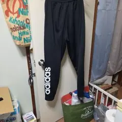adidas ブラック ジャージパンツ