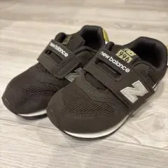 new balance キッズスニーカー ブラウン