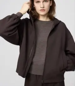 スウェットフルジップパーカ　ユニクロU