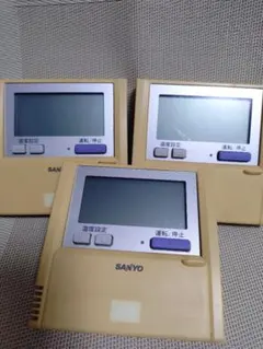 サンヨーエアコンワイヤードリモコン2個 c - メルカリ