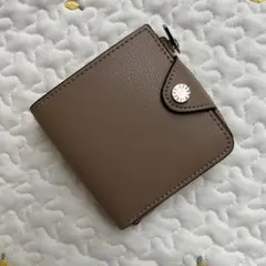 Legato Largo 二つ折り財布 グレージュ 薄い財布のサムネイル